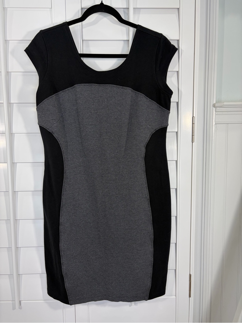 Athleta Illusion Ponte Dress in Charcoal Heather/Black (L)